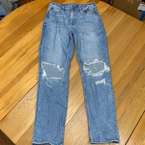 American Eagle Outfitters Denim - American Eagle Mom Jean Light Wash Distressed High Rise Strigid Denim 10 Long